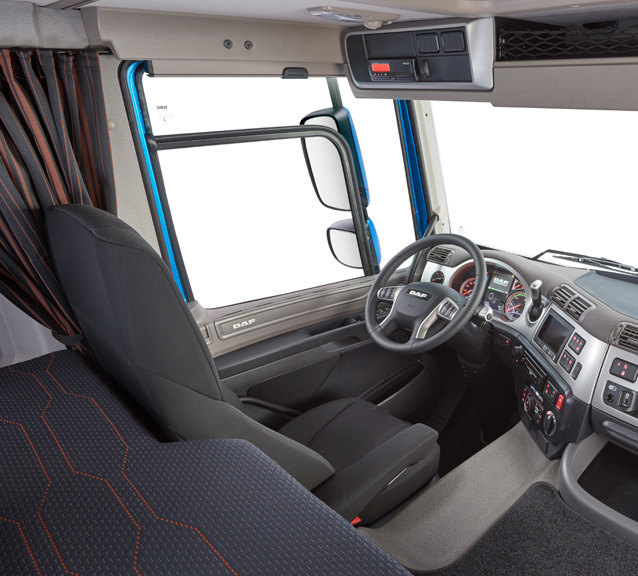 Berco - DAF CF Cab Interior Bed Chair Steering Wheel
